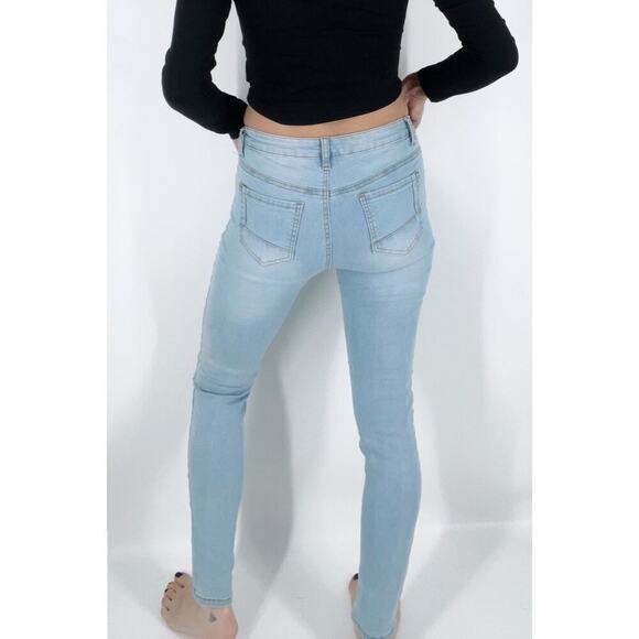 Women's Light Wash Medium Rise Skinny Denim Jeans Size Medium - Picture 3 of 4